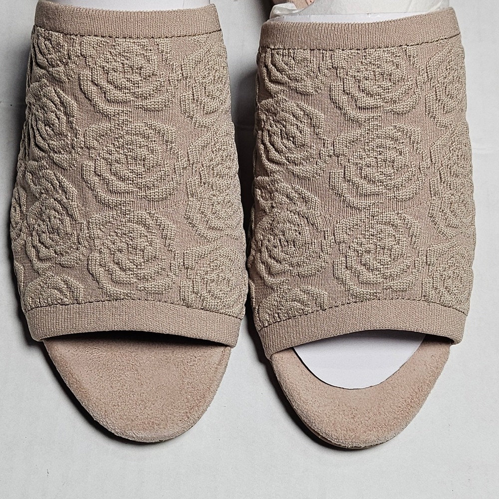 Taryn Rose Nancy Knit Ceramic Beige Floral Textured Slide Mules‎ 34TR0335 6M